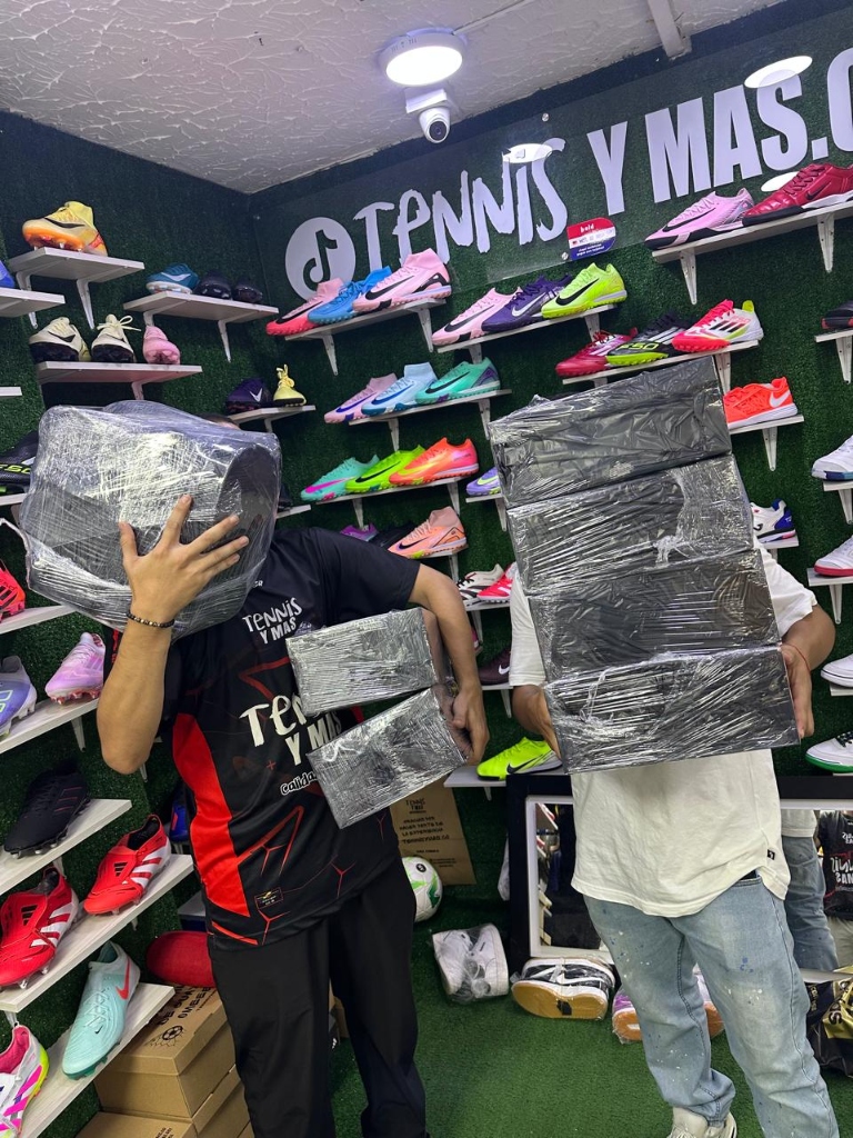 Envío de guayos y tenis a toda Colombia - Cliente Satisfecho 2